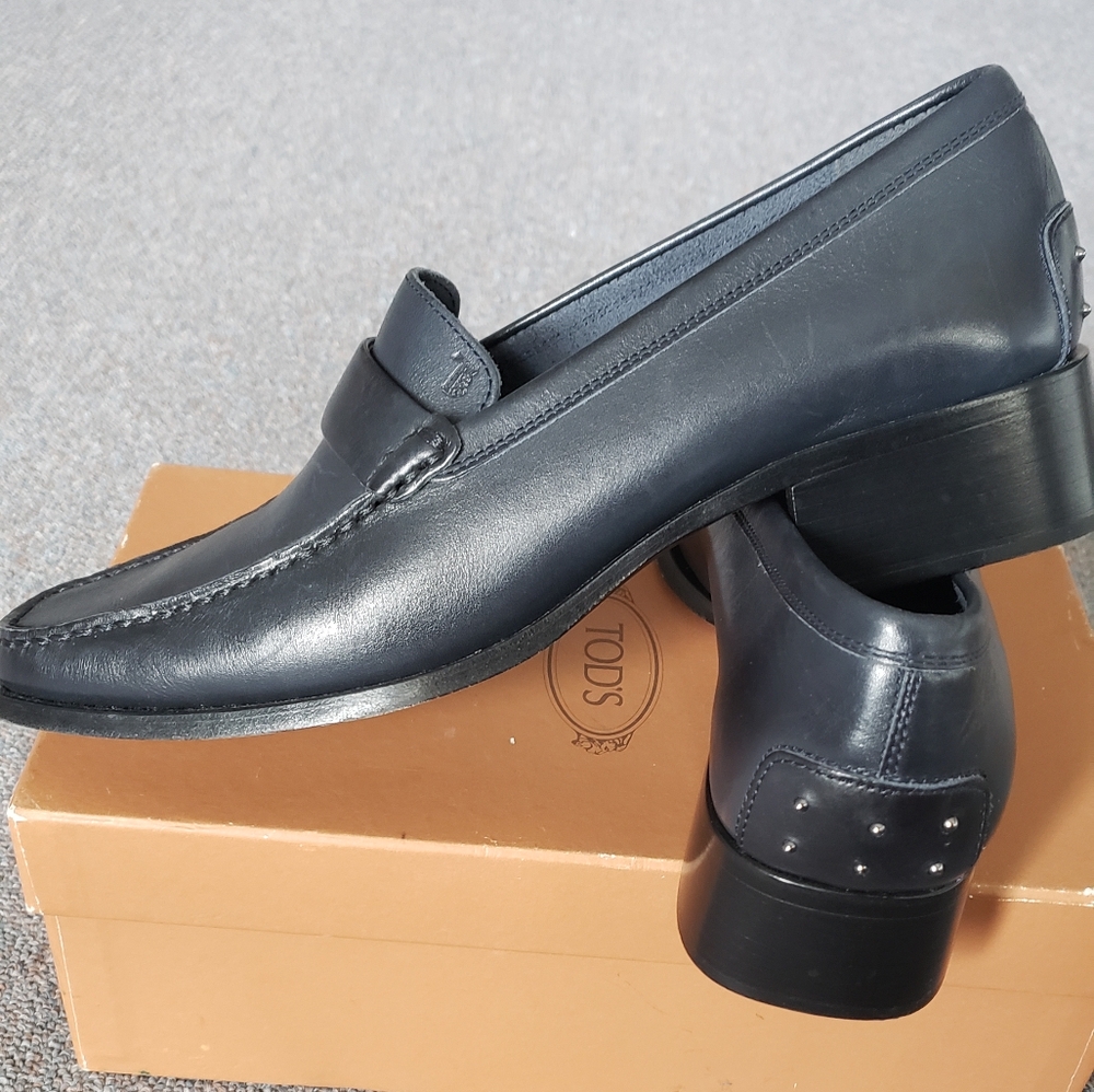 Shoes - Picture 4 of 4